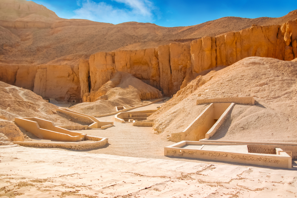 {"en":"Valley of the Kings"}