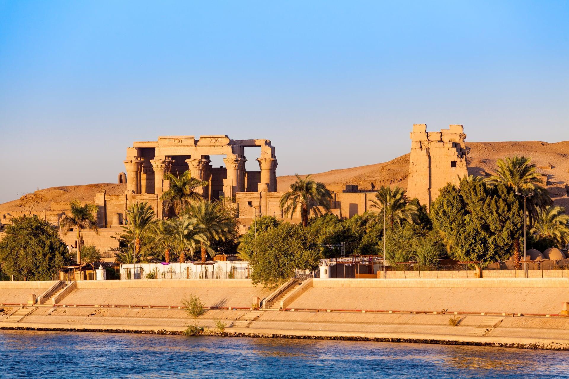 {"en":"Kom Ombo Temple"}