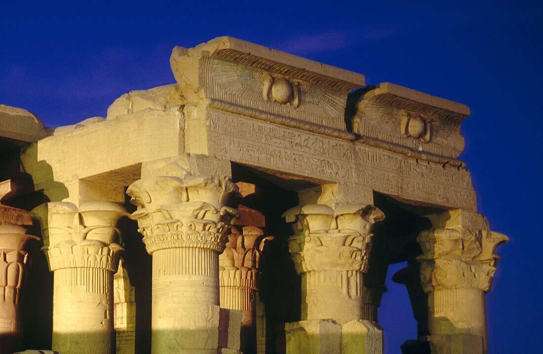 {"en":"kom ombo temple"}