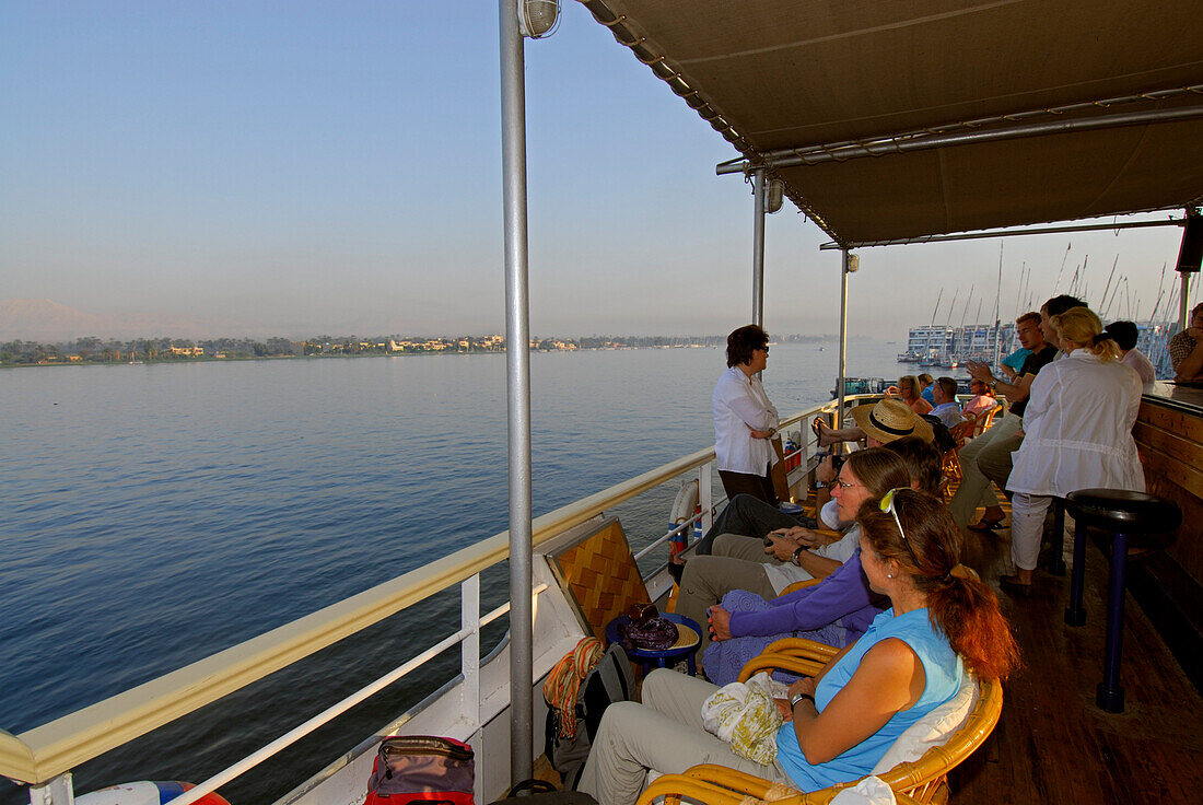 {"en":"Nile cruise"}