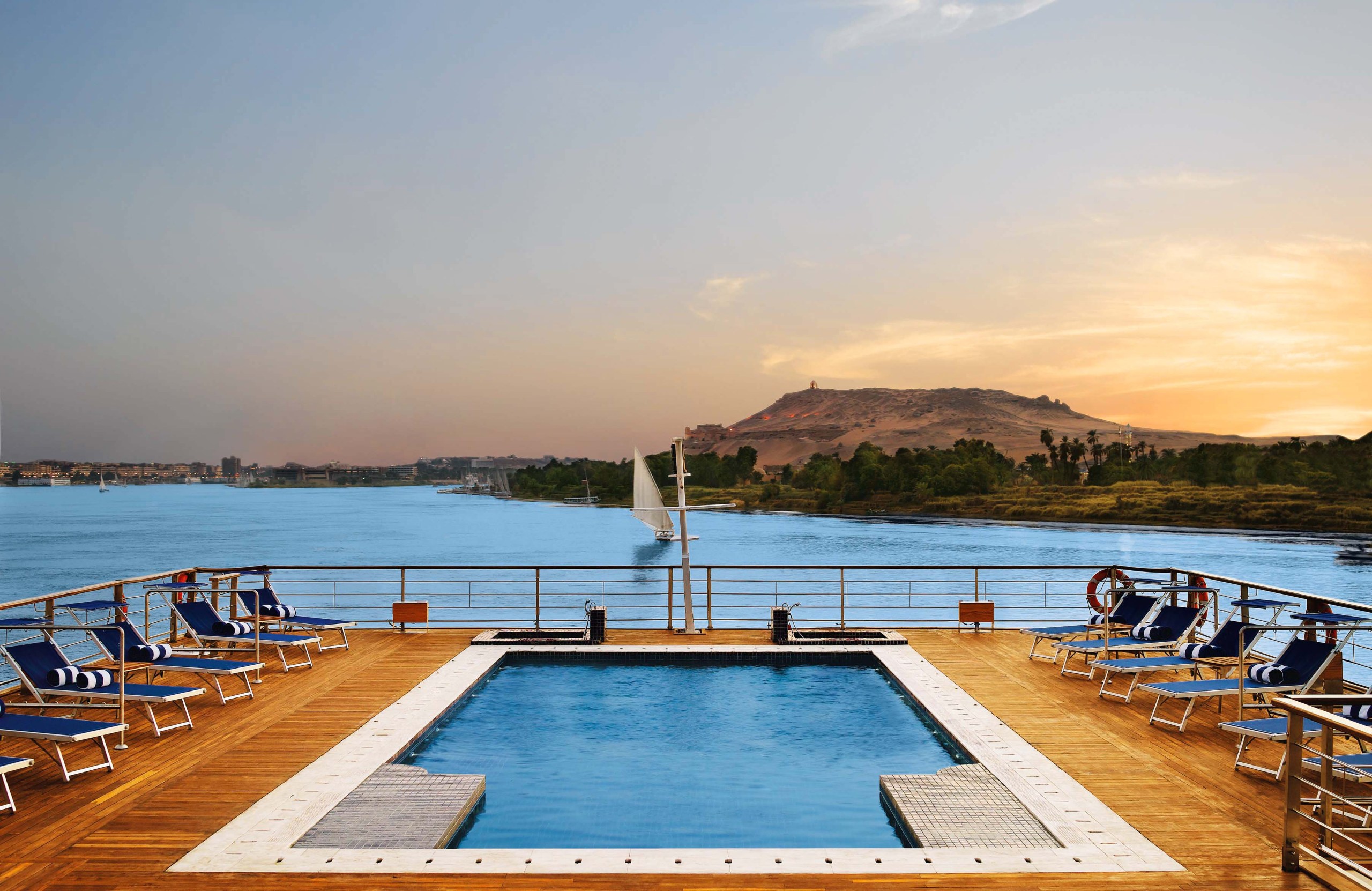 {"en":"Nile cruise"}