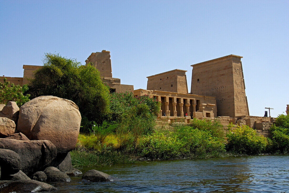 {"en":"philae temple"}