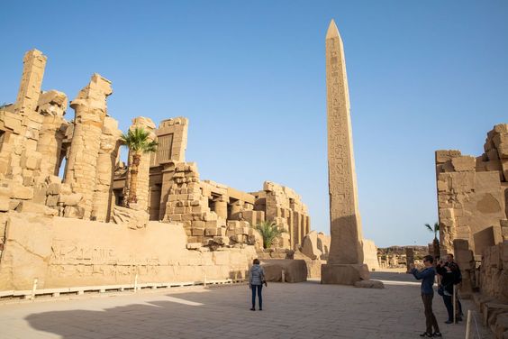 {"en":"Luxor Temple"}