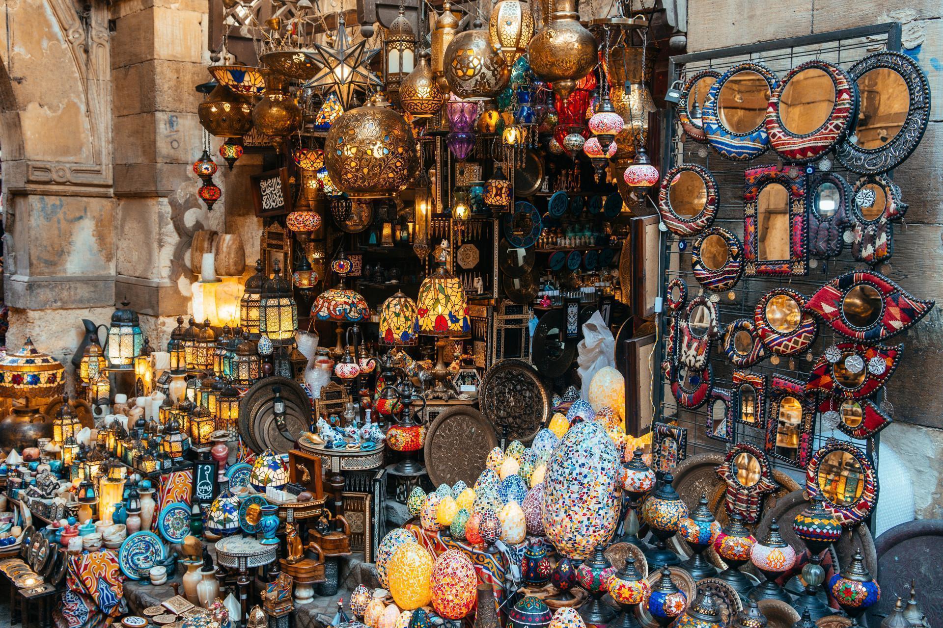 {"en":"Khan El Khalili"}