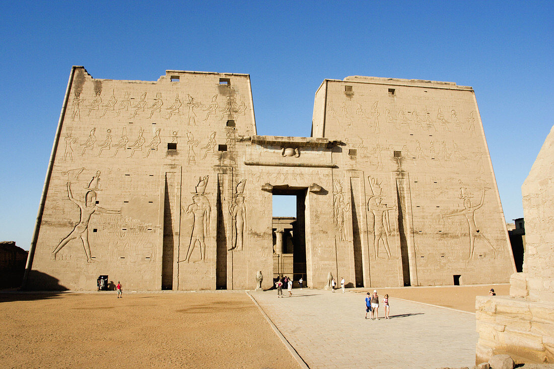 {"en":"Edfu Temple"}