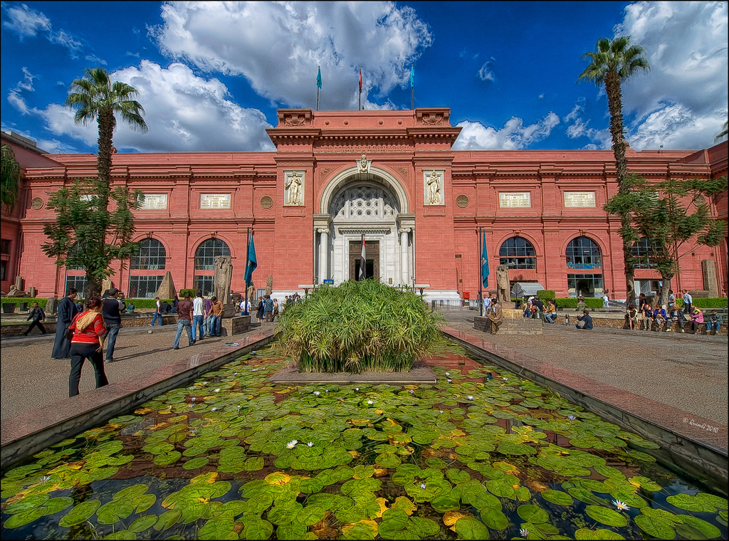 {"en":"Day Tour of Cairo Pyramids & Egyptian Museum"}