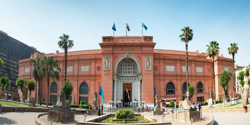 {"en":"Day Tour of Cairo Pyramids & Egyptian Museum"}