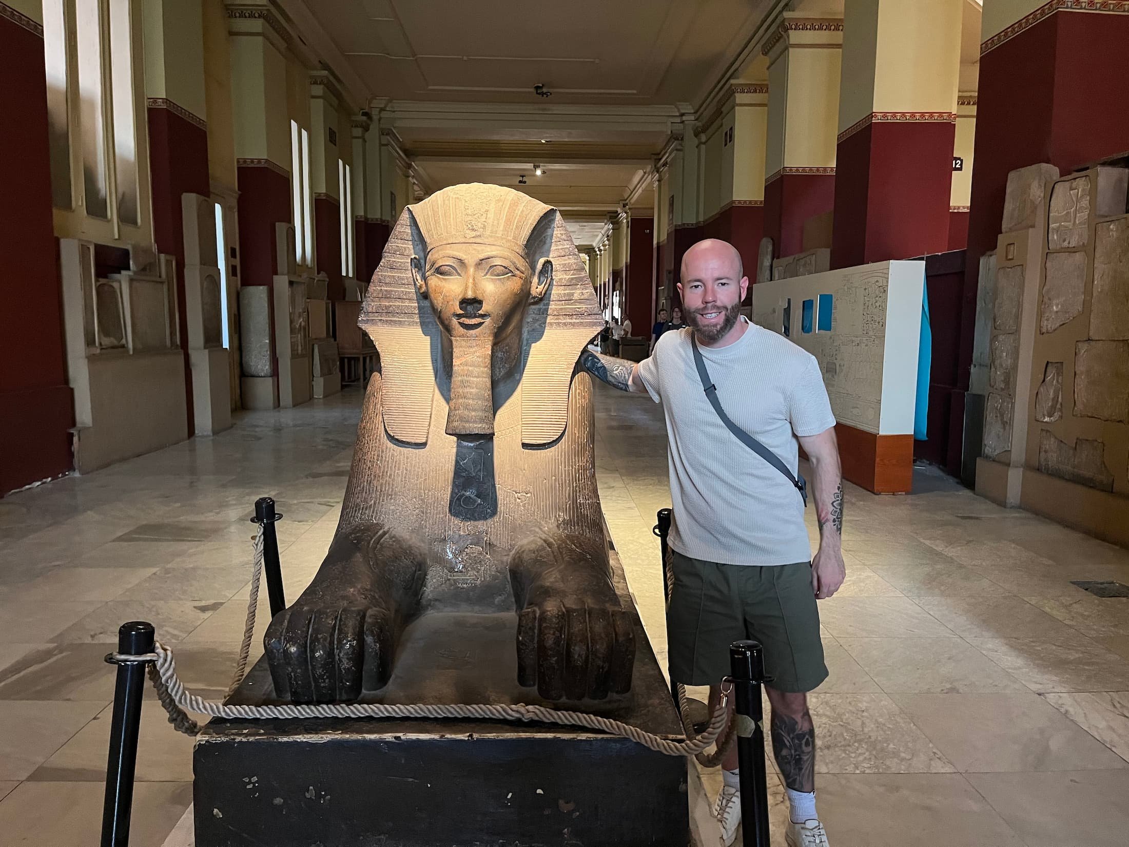 {"en":"Day Tour of Cairo Pyramids & Egyptian Museum"}