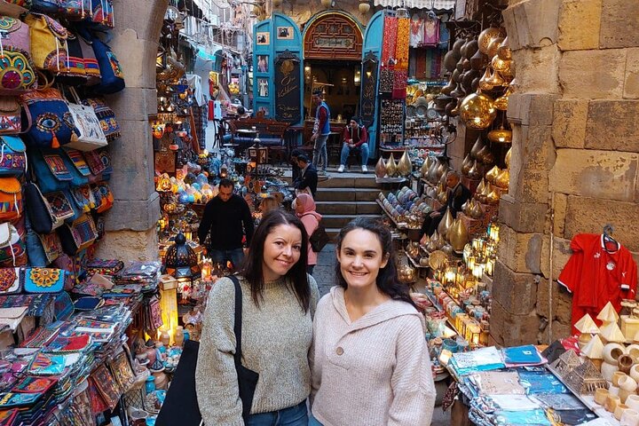 {"en":"Khan El Khalili, Cairo"}