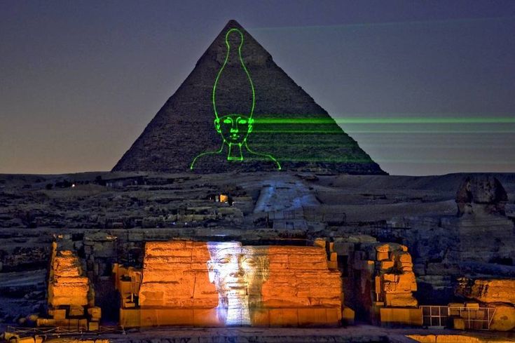 {"en":"Sound and light show pyramids"}