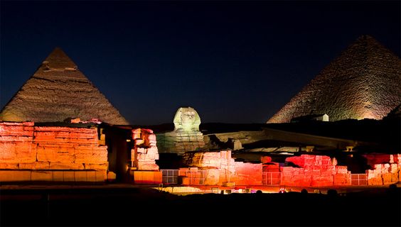 {"en":"Sound and light show pyramids"}