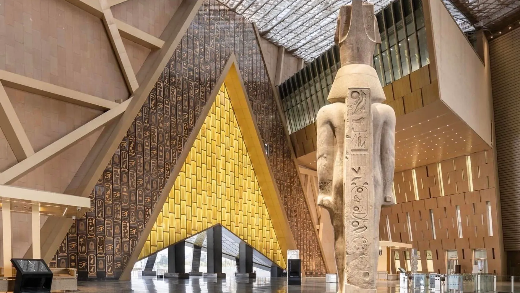 {"en":"grand egyptian museum"}