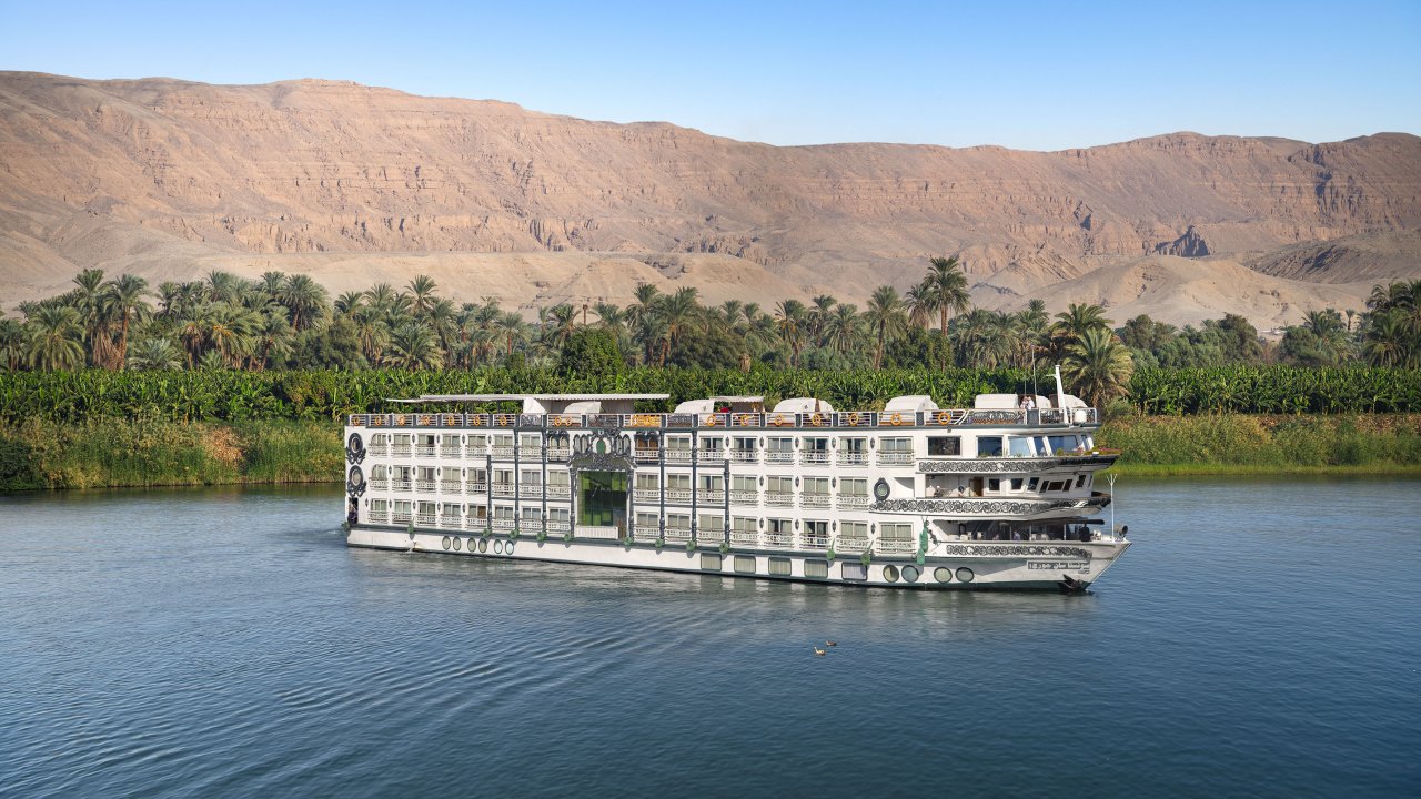 {"en":"nile cruise"}