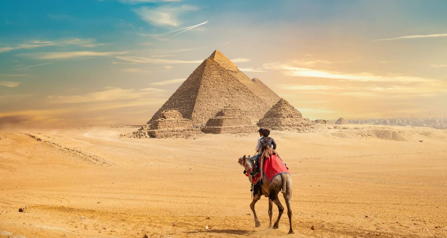 {"en":"giza pyramids"}