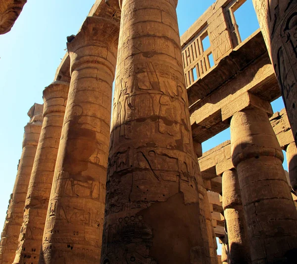 {"en":"karnak temple"}