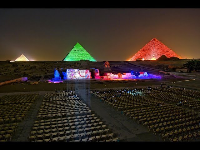 {"en":"sound and light show at giza pyramids"}