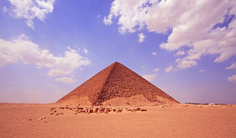 {"en":"The Red Pyramid of Dahshur"}