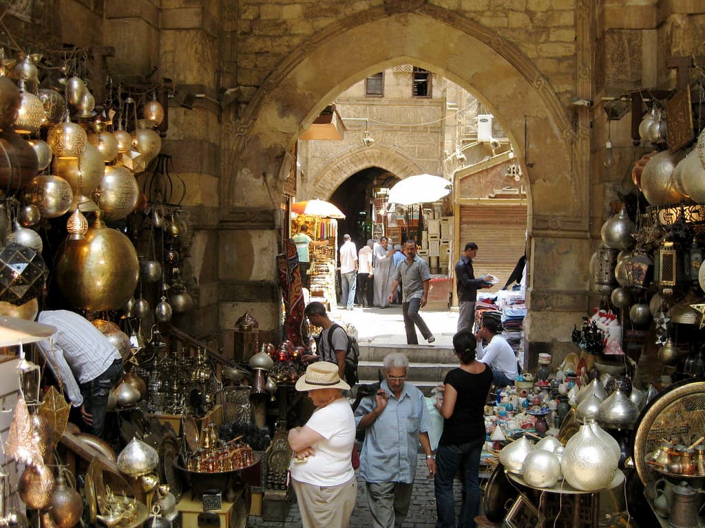 {"en":"the Khan El Khalili bazaar"}