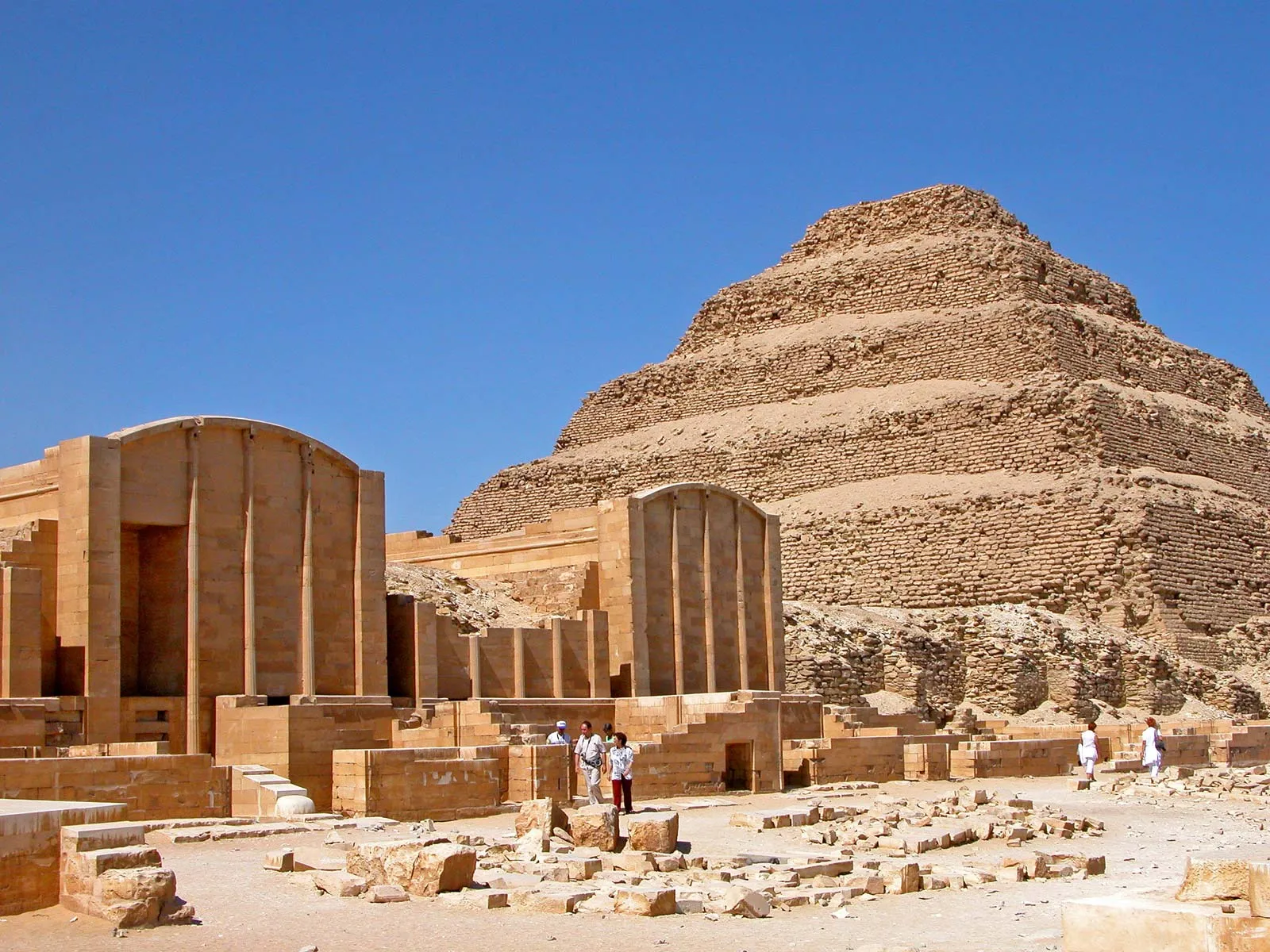 {"en":"the Step Pyramid history of Djoser at Saqqara"}