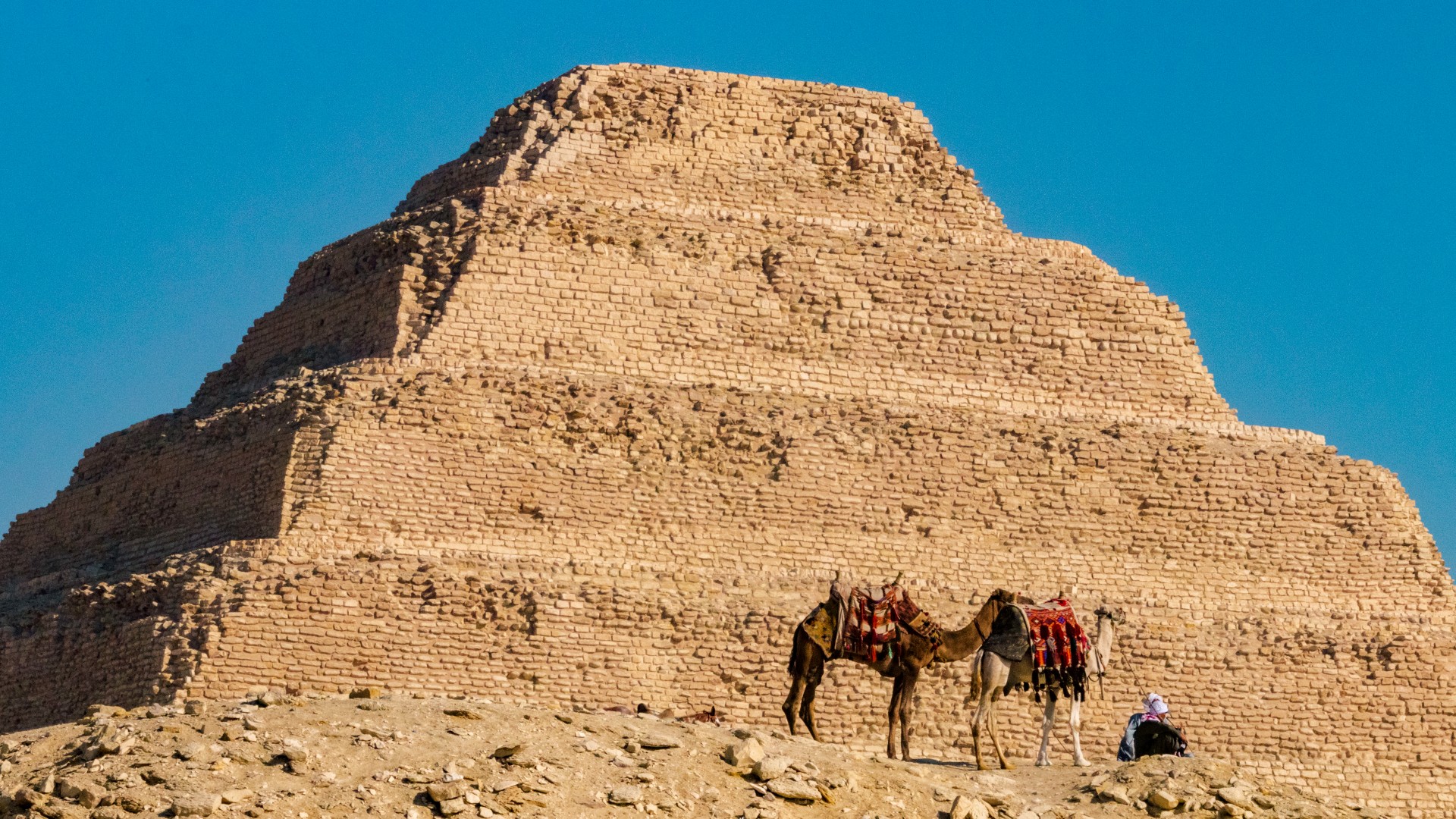 {"en":"Step Pyramid complex Djoser Egypt Saqqarah"}