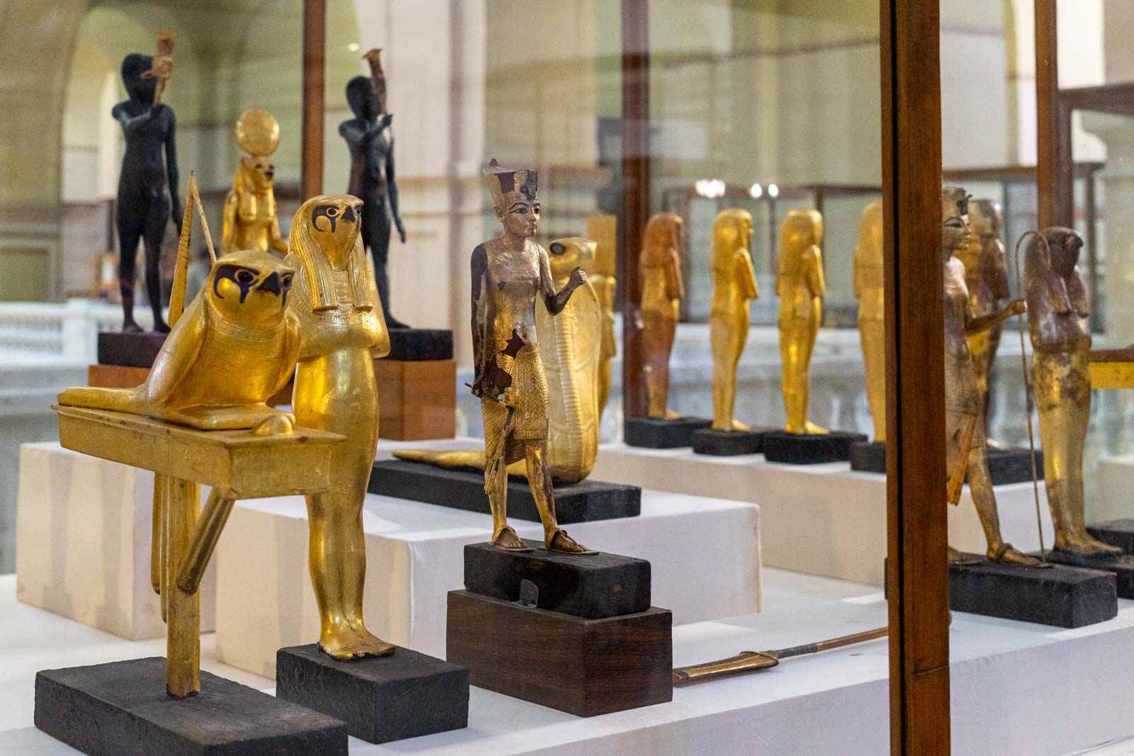 {"en":"the Egyptian museum"}