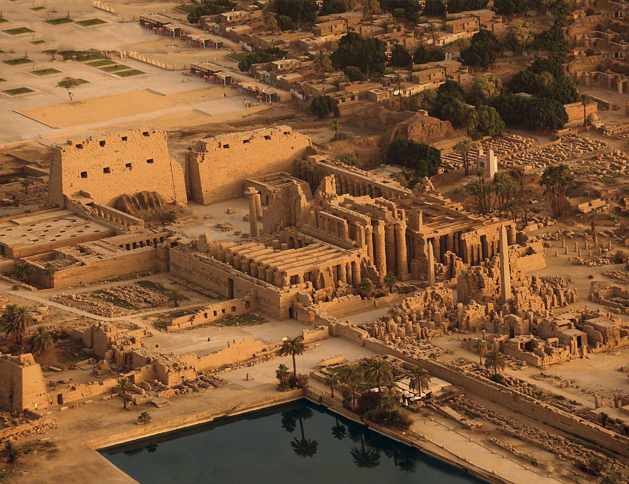 {"en":"Karnak temple"}