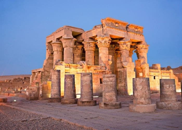 {"en":"Temple of Kom Ombo"}