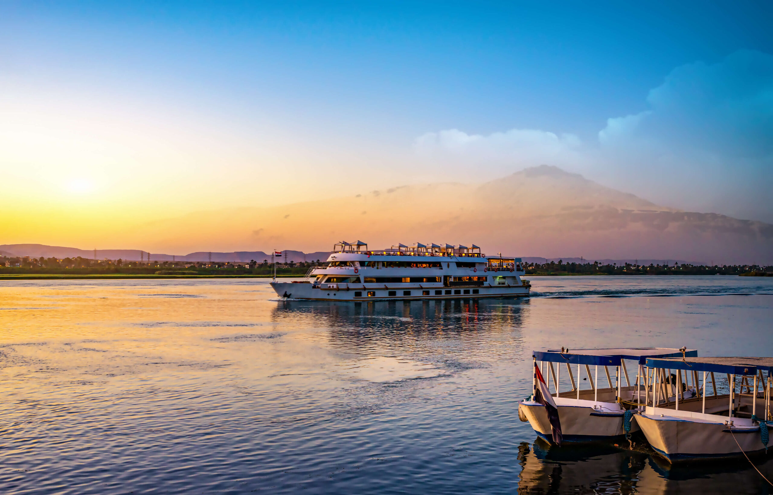 {"en":"Nile River Cruise to the south of Egypt"}