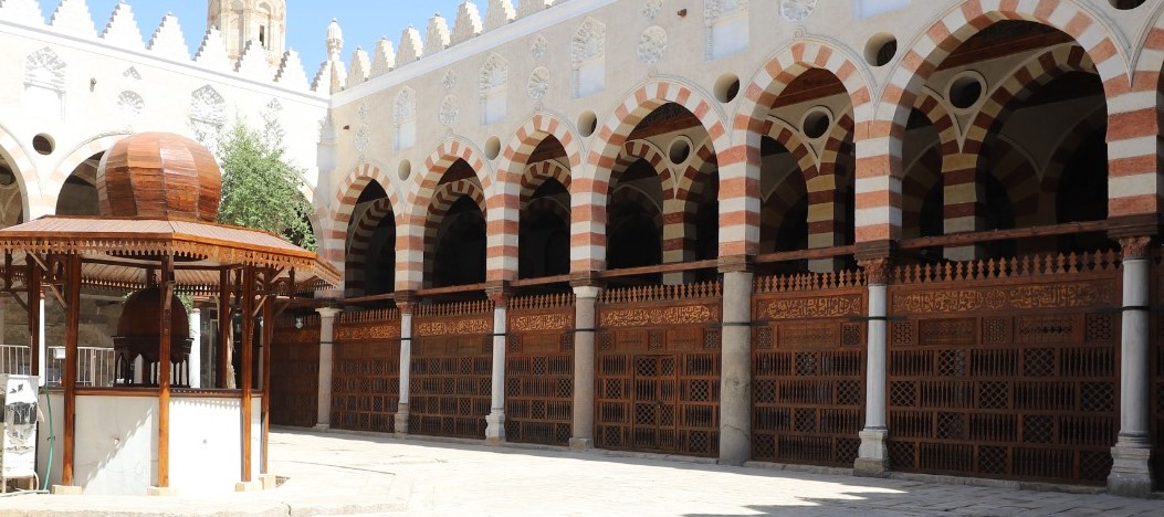 {"en":"Mosque of Amir al Maridani"}