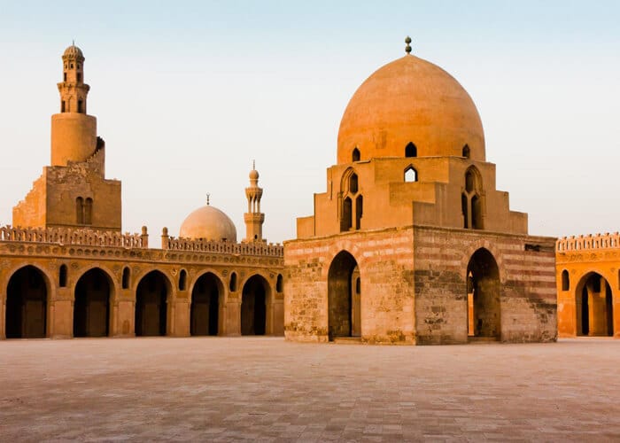 {"en":"Ibn Tulun Mosque"}