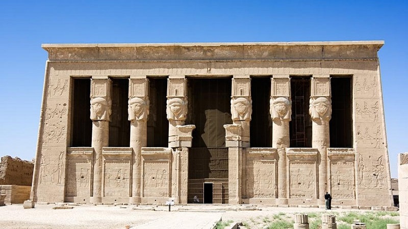 {"en":"Temple of Dendera"}