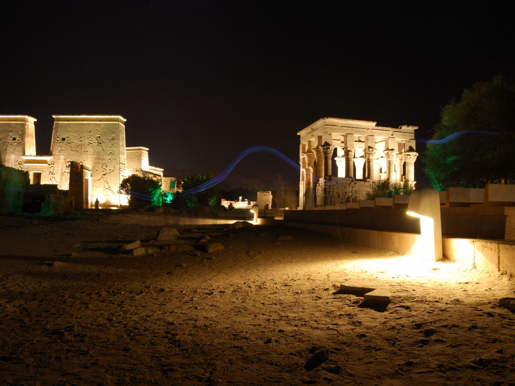 {"en":"Sound and Light Show at Aswan"}