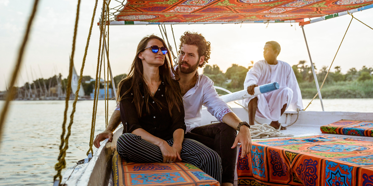 {"en":"felucca boat aswan"}